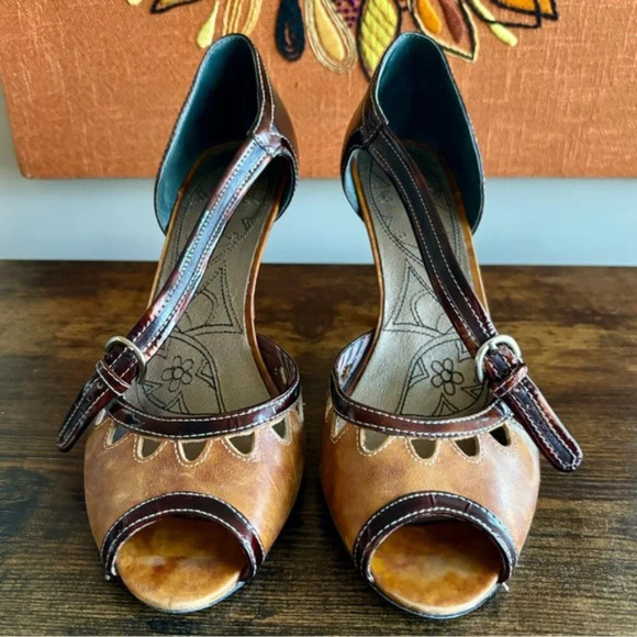 Bobbi Blu| Open Toe Leather Two-Tone Retro Mary Jane Style Heels Size 9 - Picture 2 of 8